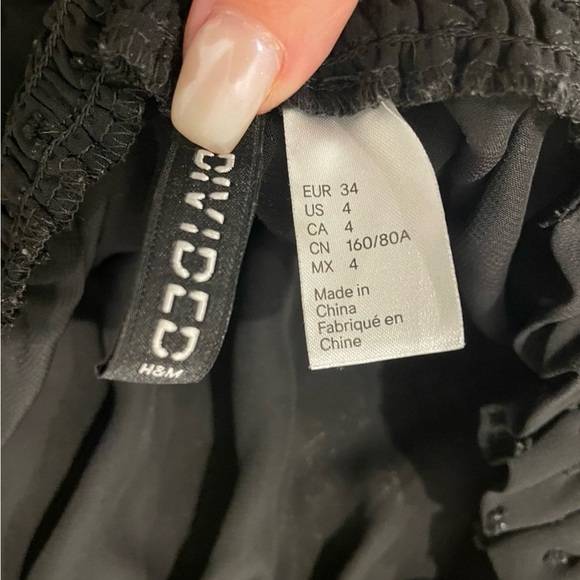 H&M Off the shoulder black long sleeve - Picture 2 of 3